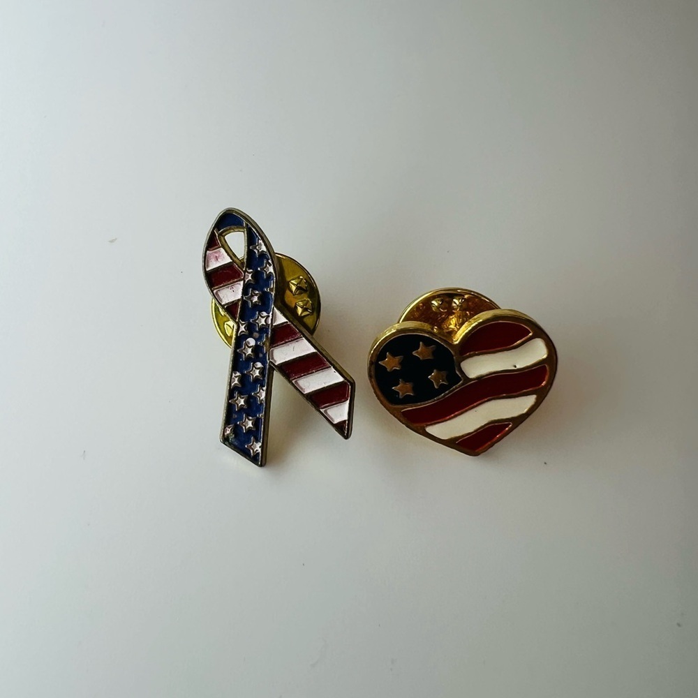 Vintage Avon Patriotic Enamel Pin Set Ribbon & Heart USA